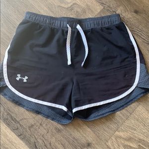 althletic shorts